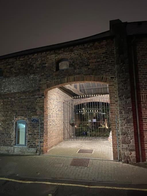 Вилла The Old Sack Warehouse Херефорд Экстерьер фото